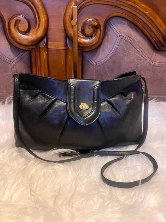 Etienne Aigner Black Leather Shoulder Bag - Picture 1 of 14